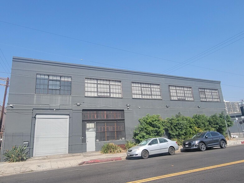 More Photos Of 405 Towne Ave, Los Angeles Showroom For Sale
