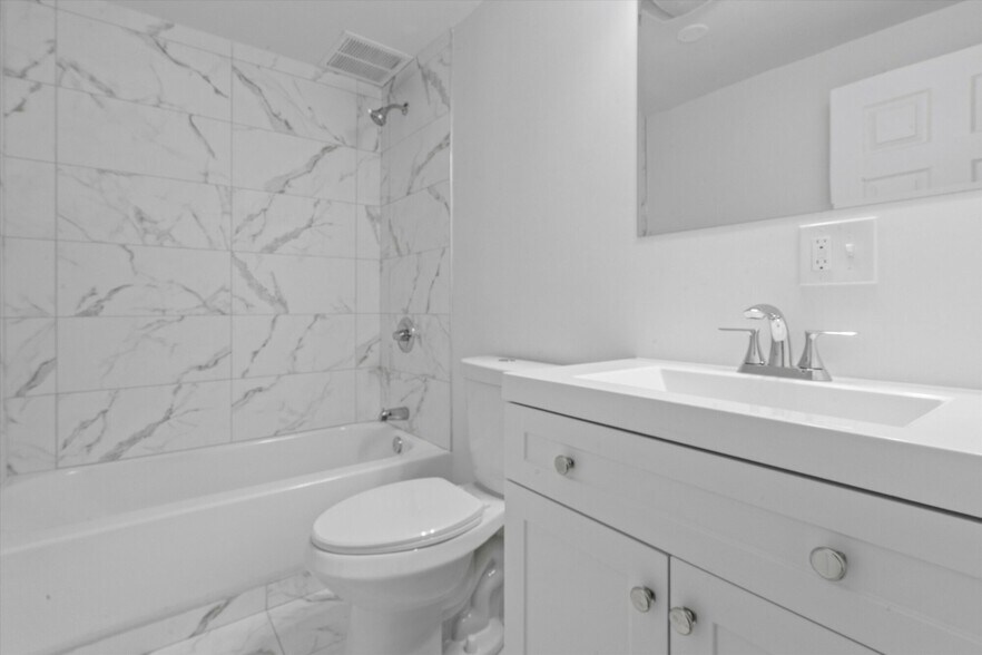 More Photos Of 2152 W 21st St, Chicago Apartments For Sale
