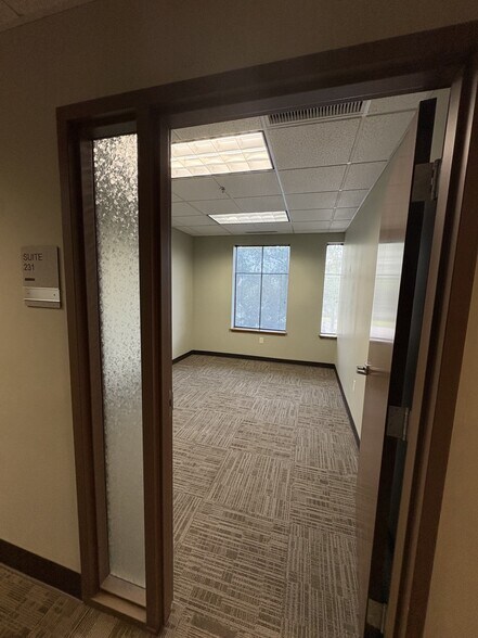 More Photos Of 10600 Chevrolet Way, Estero Office For Lease