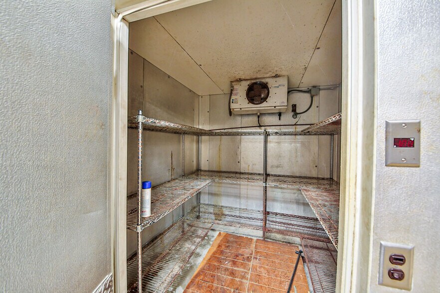 More Photos Of 805 Cleburne, West Helena Self Storage For Sale