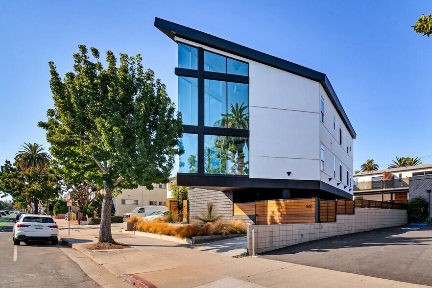 Primary Photo Of 1447 11th St, Santa Monica Office Residential For Sale