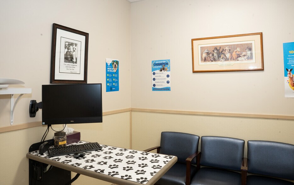 More Photos Of 820 D St, San Rafael Veterinarian Kennel For Sale
