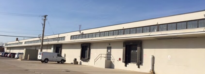 More Photos Of 3000 W 14 Mile Rd, Royal Oak Warehouse For Lease