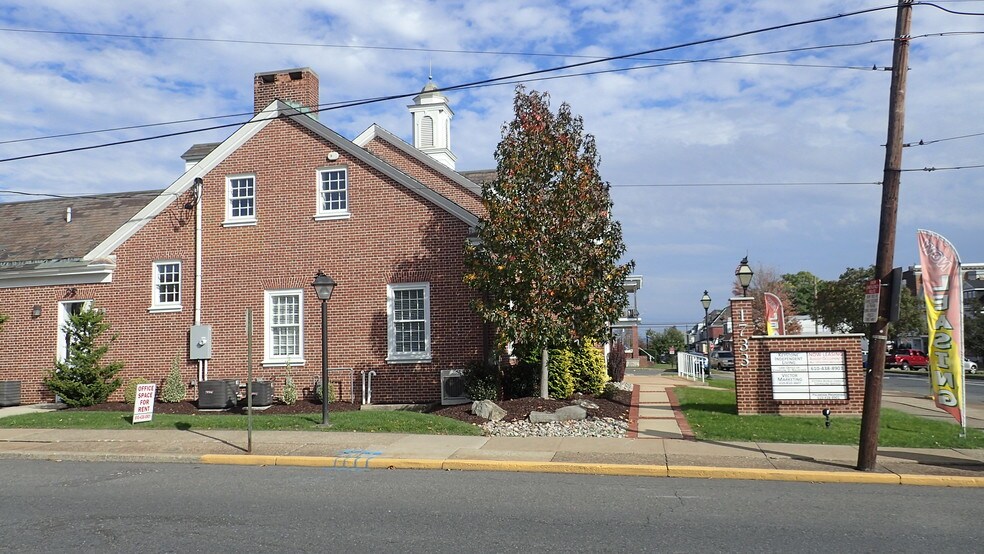 More Photos Of 1733 Washington Blvd, Easton Office For Sale