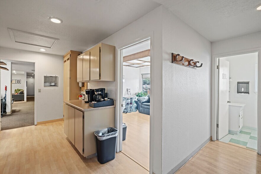 More Photos Of 2828 Easy St, Placerville Office For Lease