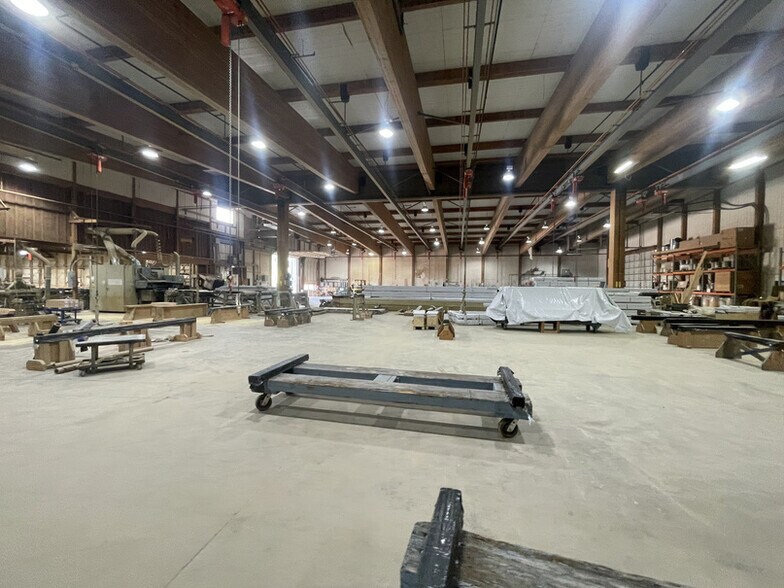 More Photos Of 4000 Labore Rd, Vadnais Heights Manufacturing For Sale