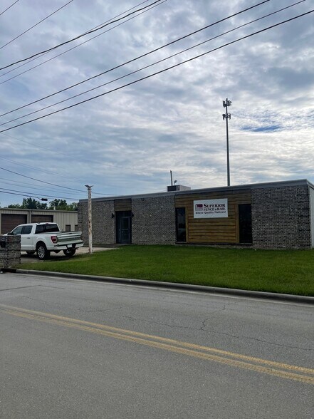 More Photos Of 900 Creekside Rd, Chattanooga Light Distribution For Sale