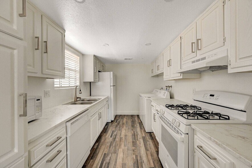 More Photos Of 4630 Koval Ln, Las Vegas Apartments For Sale