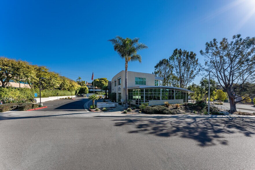 More Photos Of 761 Garden View Ct, Encinitas Office For Lease