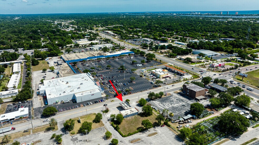 More Photos Of 1027 Mason Ave, Daytona Beach General Retail For Sale