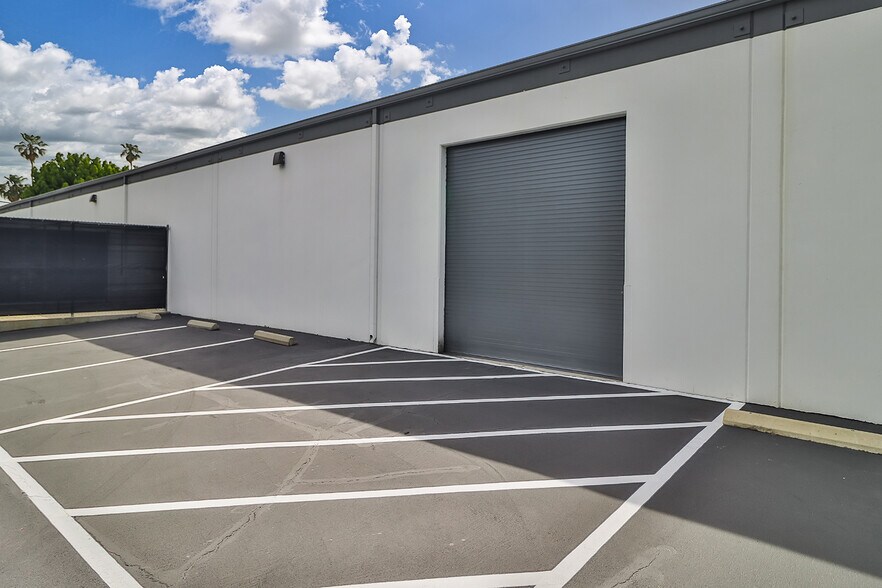 More Photos Of 12740 San Fernando Rd, Sylmar Warehouse For Lease