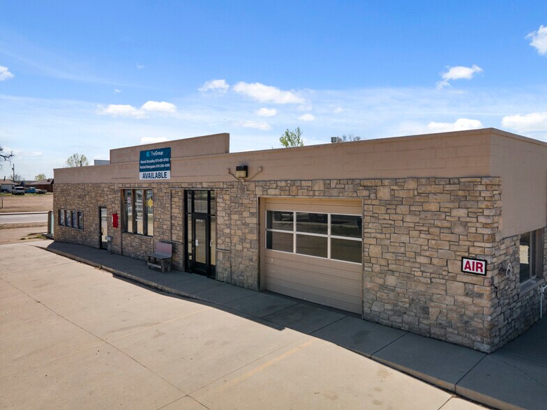 More Photos Of 106 W 4th St, Severance Warehouse For Sale