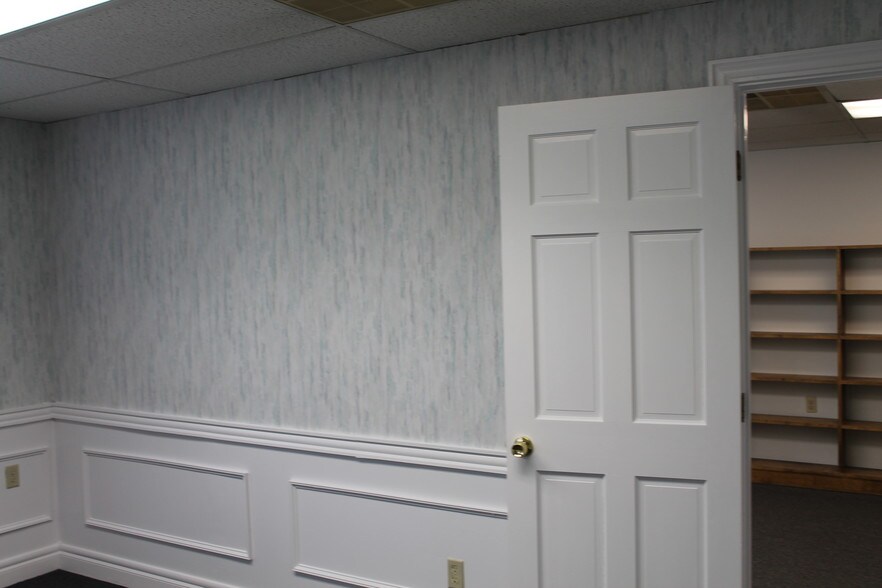 More Photos Of 285 Littleton Rd, Westford Office Residential For Sale