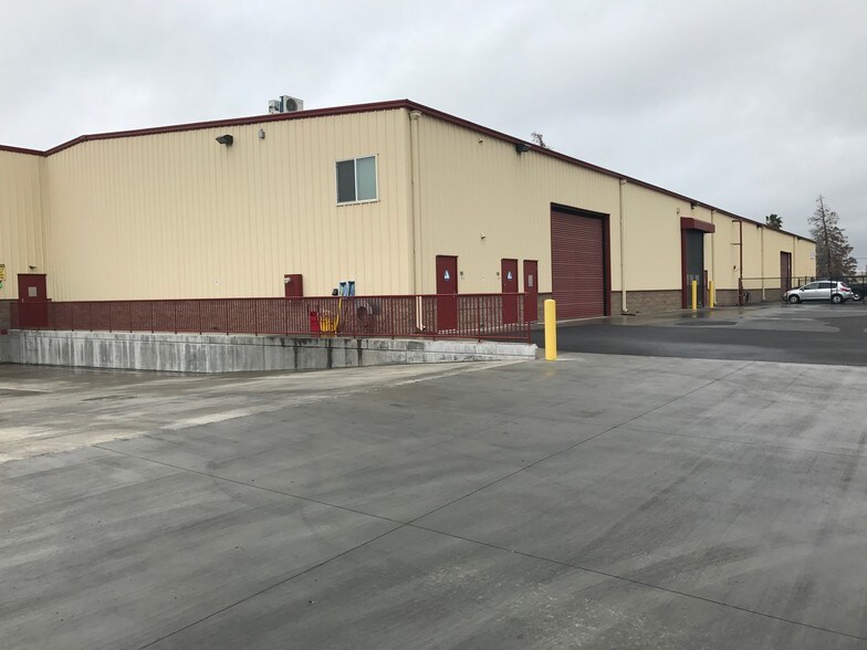 More Photos Of 506-530 El Roya Ave, Modesto Warehouse For Lease