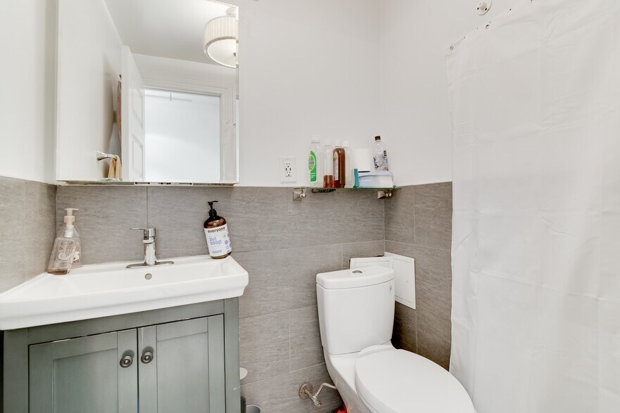 More Photos Of 164 W 83rd St, New York Apartments For Sale