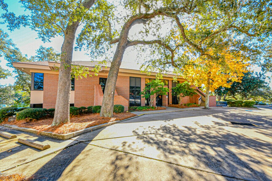 More Photos Of 220 Mckenzie Ave, Panama City Office For Sale