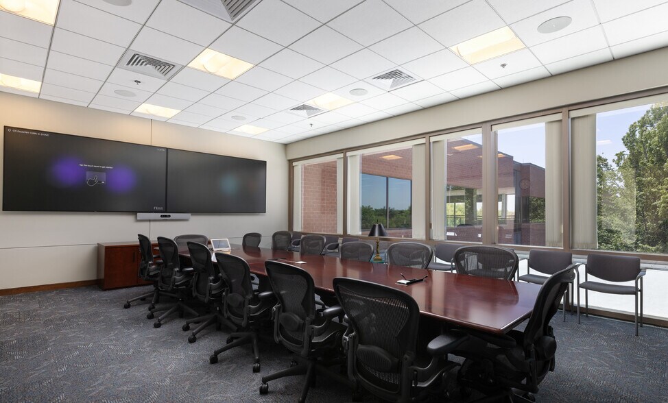 More Photos Of 100 Waumbec Dr, Dover Unknown For Lease