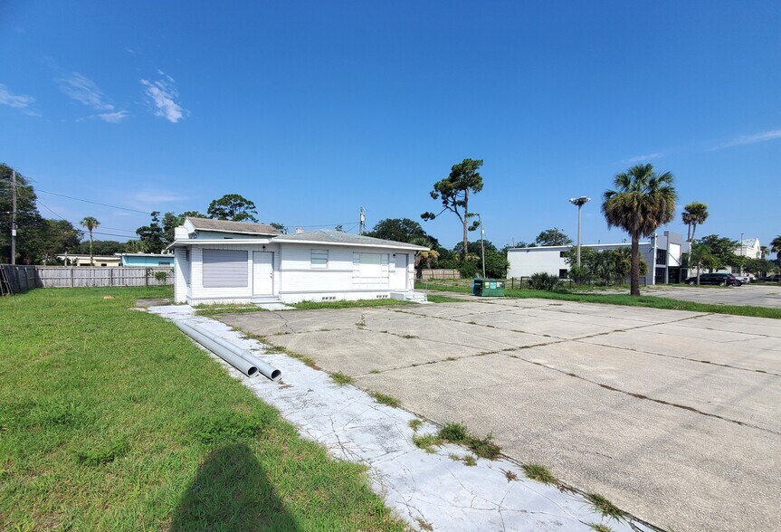 More Photos Of 1522 Ridgewood Ave, Daytona Beach Freestanding For Sale