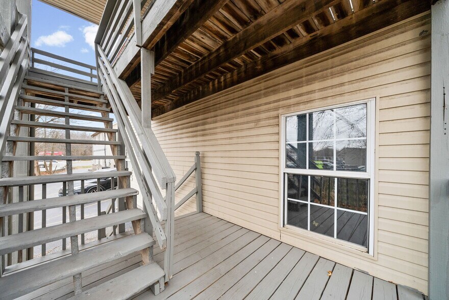 More Photos Of 1959 Fort Campbell Blvd, Clarksville Freestanding For Sale