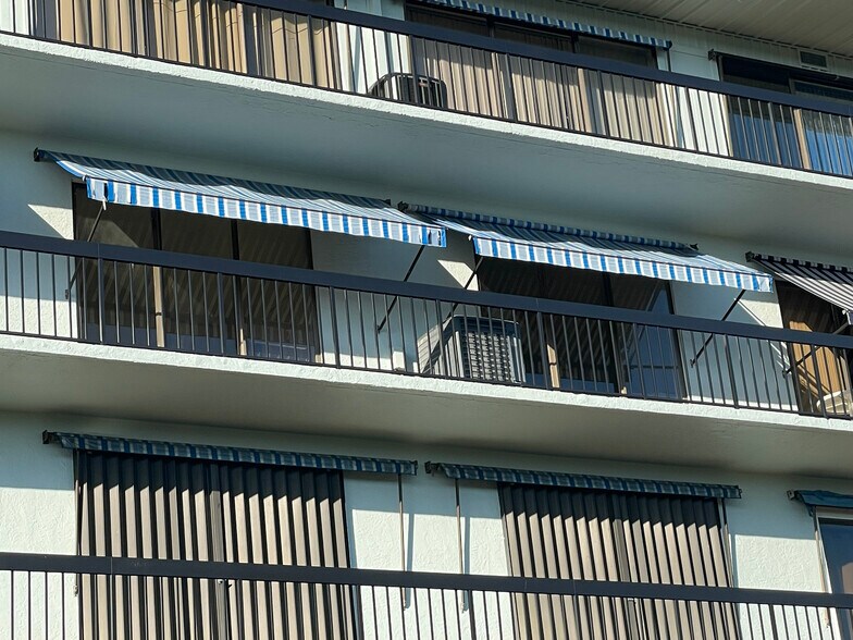 Primary Photo Of 2335 Tamiami Trl N, Naples Medical For Sale