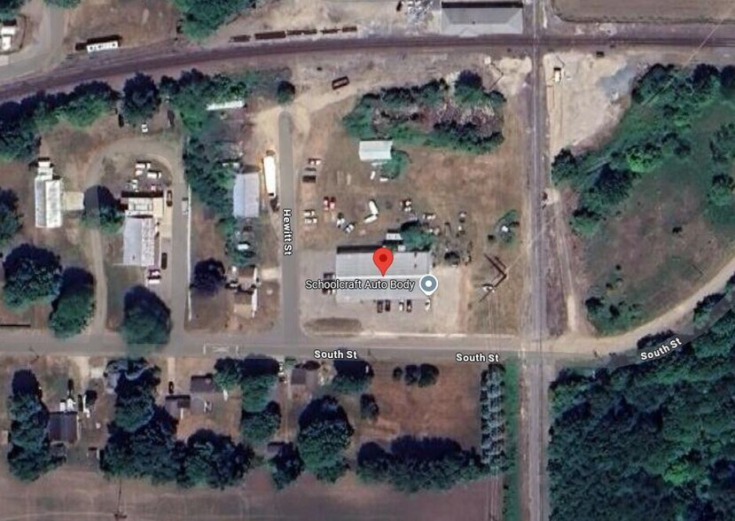 More Photos Of 505 South St, Schoolcraft Auto Repair For Lease