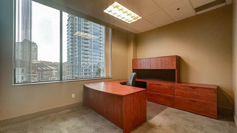 More Photos Of 1060 Manhattan Dr, Kelowna Office For Lease