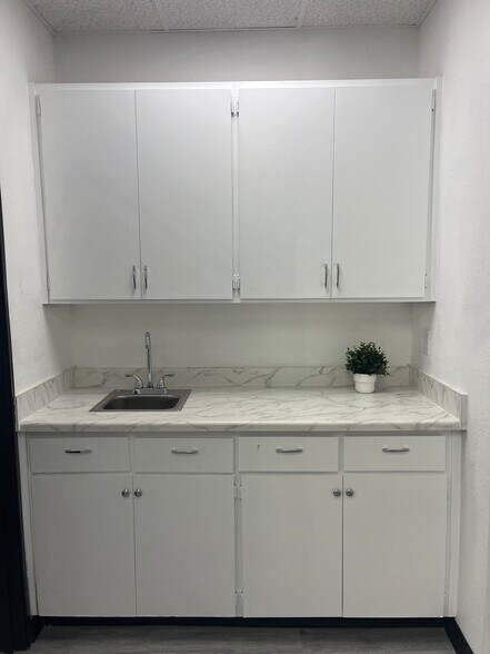 More Photos Of 90 Spruce Ave, South San Francisco Unknown For Lease