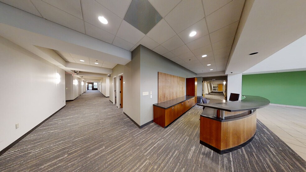 More Photos Of 15883 W Sprague Rd, Strongsville Office For Sale
