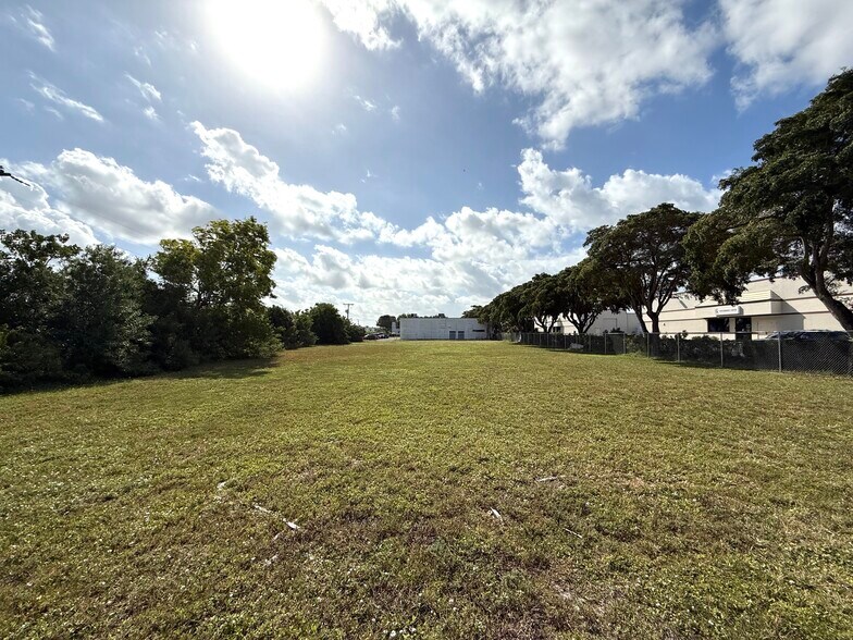 More Photos Of 1521 Neptune Drive Dr, Boynton Beach Land For Sale
