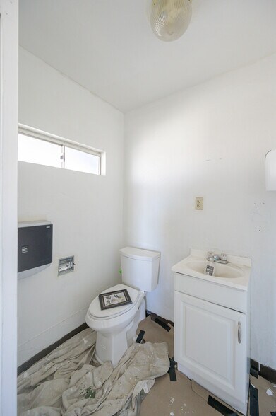 More Photos Of 1770 Highway 95, Bullhead City Specialty For Sale