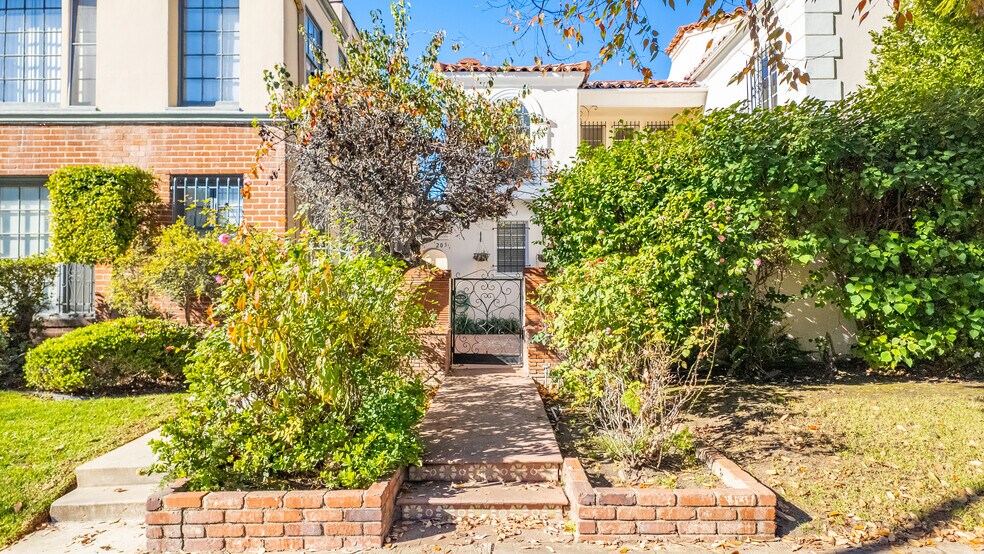 More Photos Of 205 S Reeves Dr, Beverly Hills Apartments For Sale