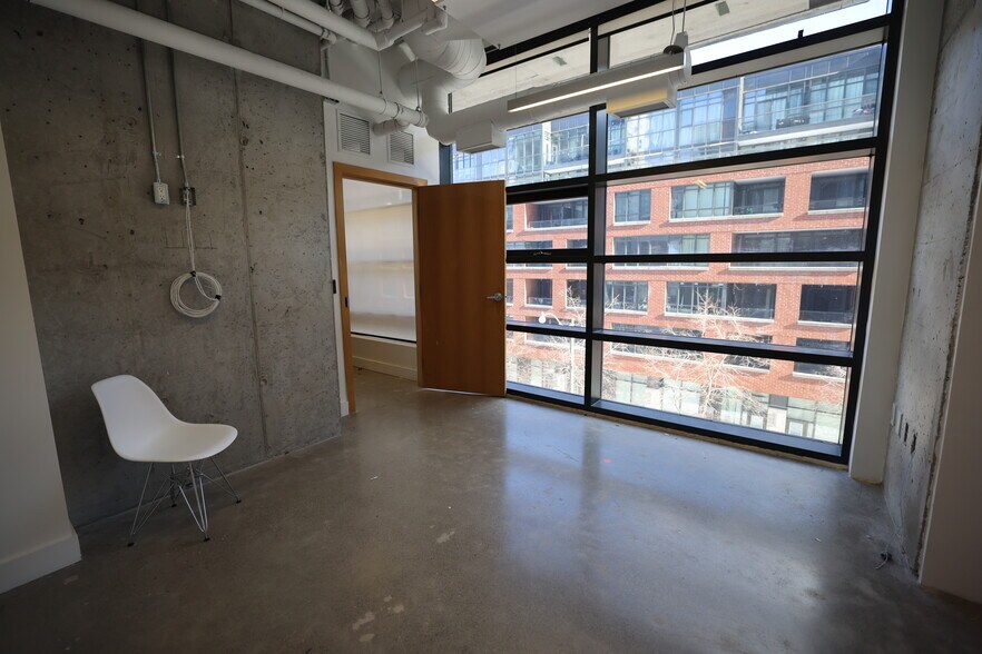 More Photos Of 32 Lisgar St, Toronto Apartments For Lease