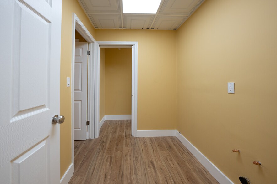 More Photos Of 1095 W Huron St, Waterford Medical For Sale