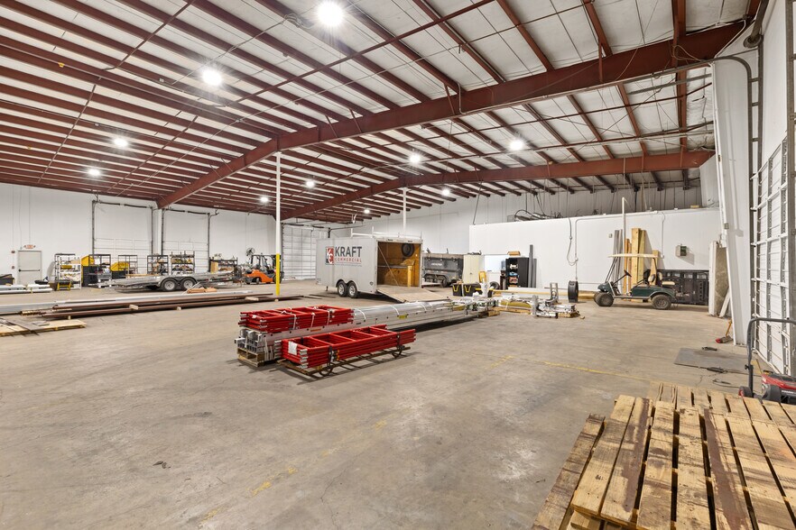 More Photos Of 812-814 Blue Mound Rd, Saginaw Warehouse For Lease