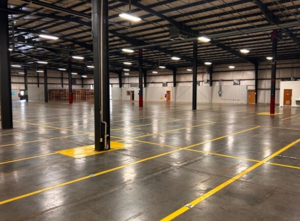 More Photos Of 281 Industrial Dr, Gretna Manufacturing For Lease