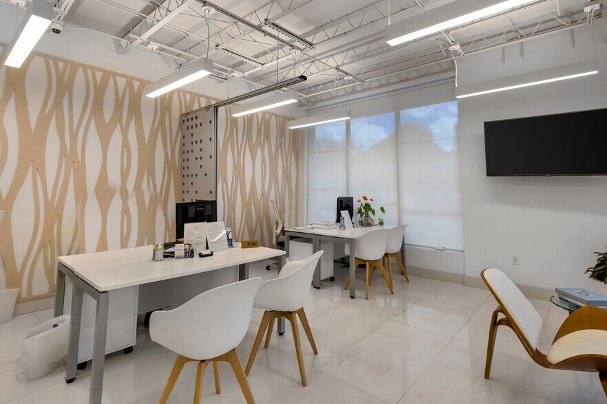 More Photos Of 4713-4725 SW 8th St, Miami Storefront For Lease