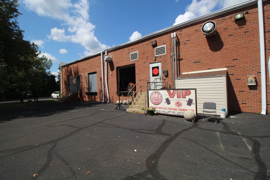 More Photos Of 121 Friends Ln, Newtown Medical For Sale