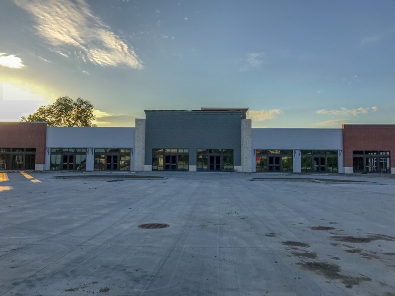 More Photos Of 921 S 9th St, Waco Unknown For Lease