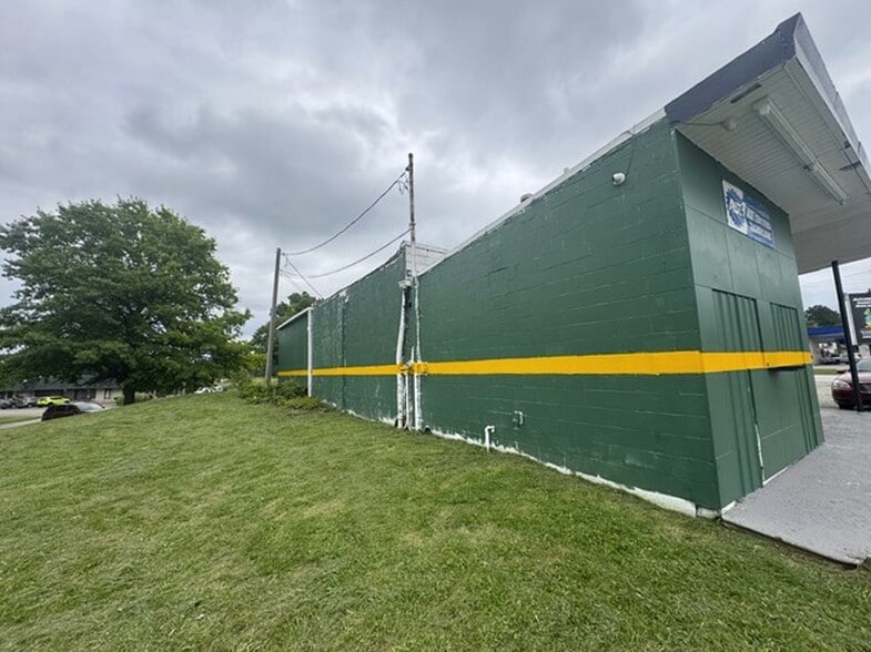 More Photos Of 5202 Mahoning Ave, Youngstown General Retail For Sale