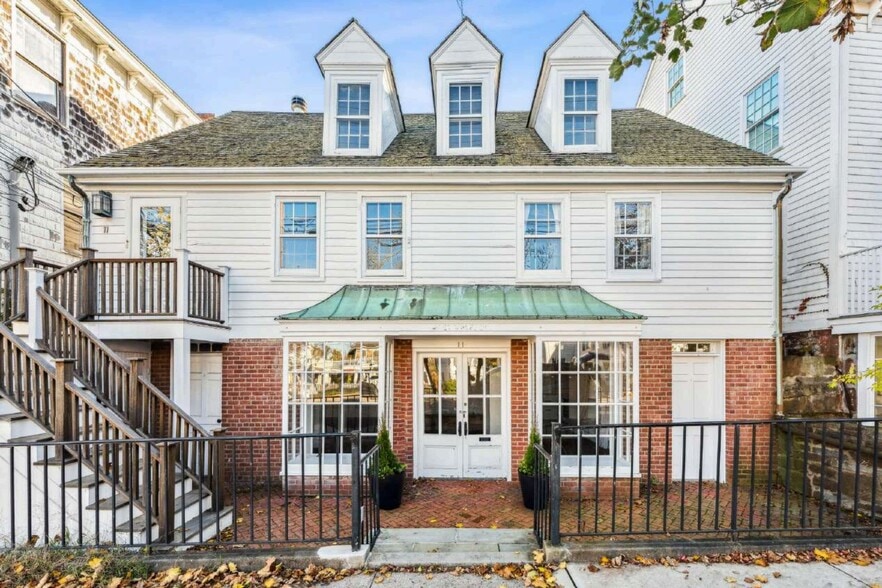 More Photos Of , Sag Harbor General Retail For Sale