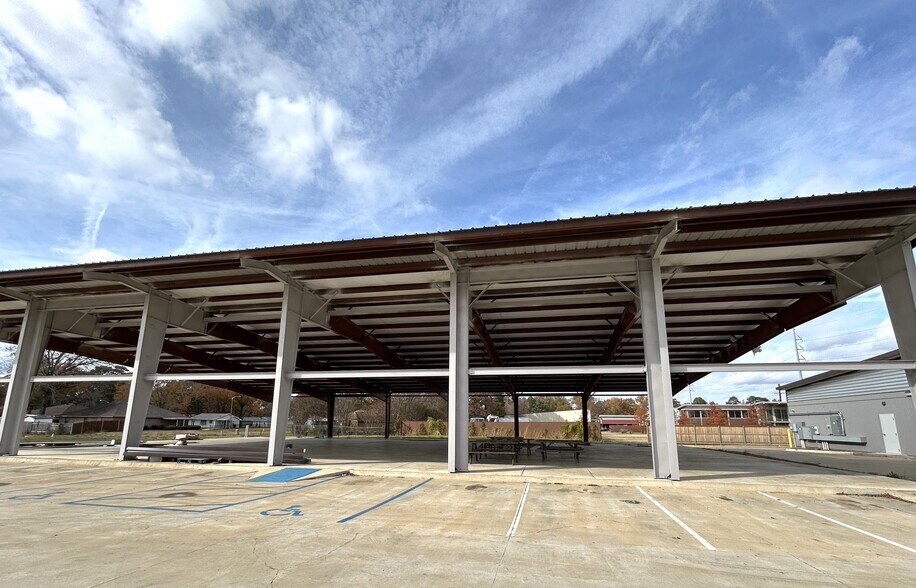 More Photos Of 8410 Line Ave, Shreveport General Retail For Lease