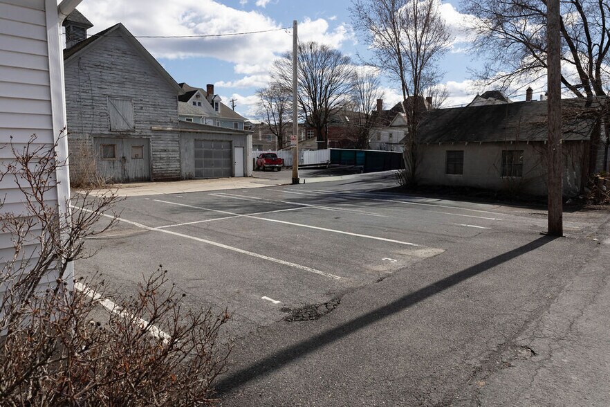 More Photos Of 811 Monroe St, Stroudsburg Office Residential For Lease