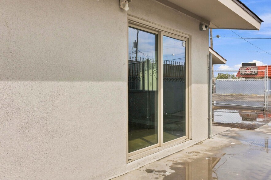 More Photos Of 1211 S Eastern Ave, Las Vegas Office For Lease