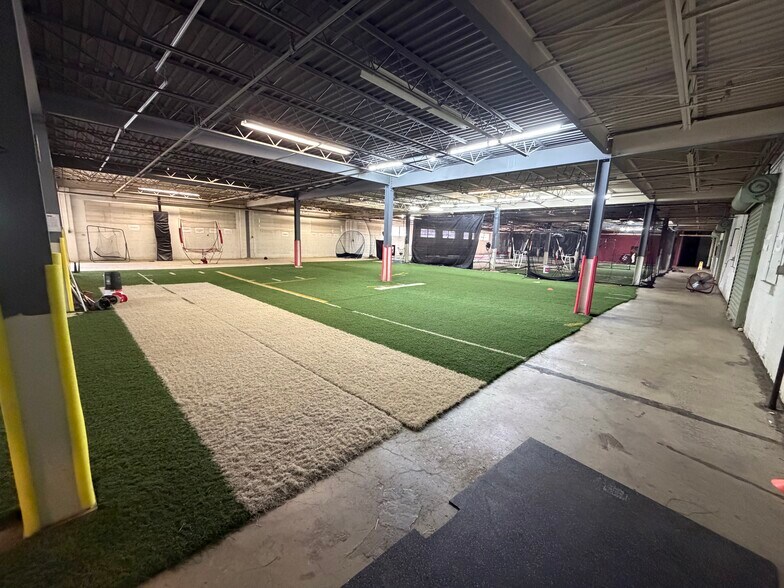 More Photos Of 50 Newton St, Norwalk Warehouse For Lease