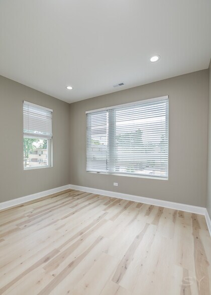 More Photos Of 623 Hamlin Ave, Chicago Apartments For Sale