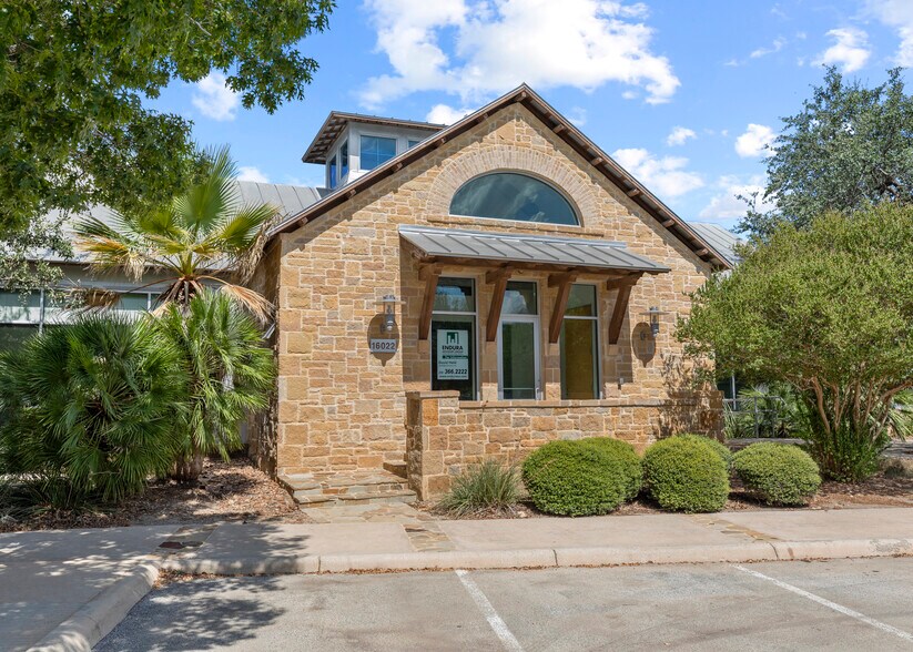 More Photos Of 16022 Via Shavano, San Antonio Office For Sale