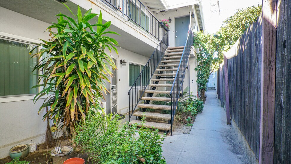 More Photos Of 1157 Justin Ave, Glendale Apartments For Sale