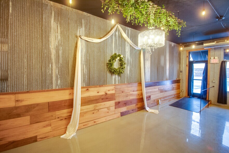 More Photos Of 309 N State St, Jerseyville Freestanding For Lease