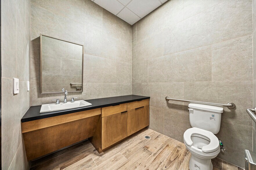 More Photos Of 1930 N 30th Rd, Hollywood Office Residential For Lease