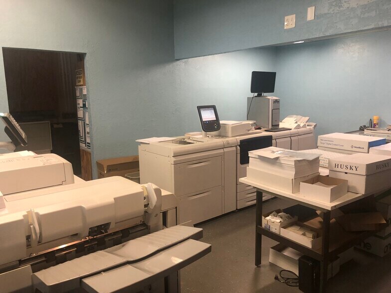 More Photos Of 687 NE 5th St, Crystal River Freestanding For Sale